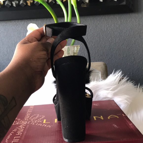 BLACK SQUARE TOED HEELS - Picture 5 of 5